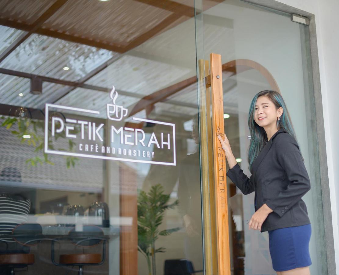 Petik Merah Homestay Pakualaman Exterior photo