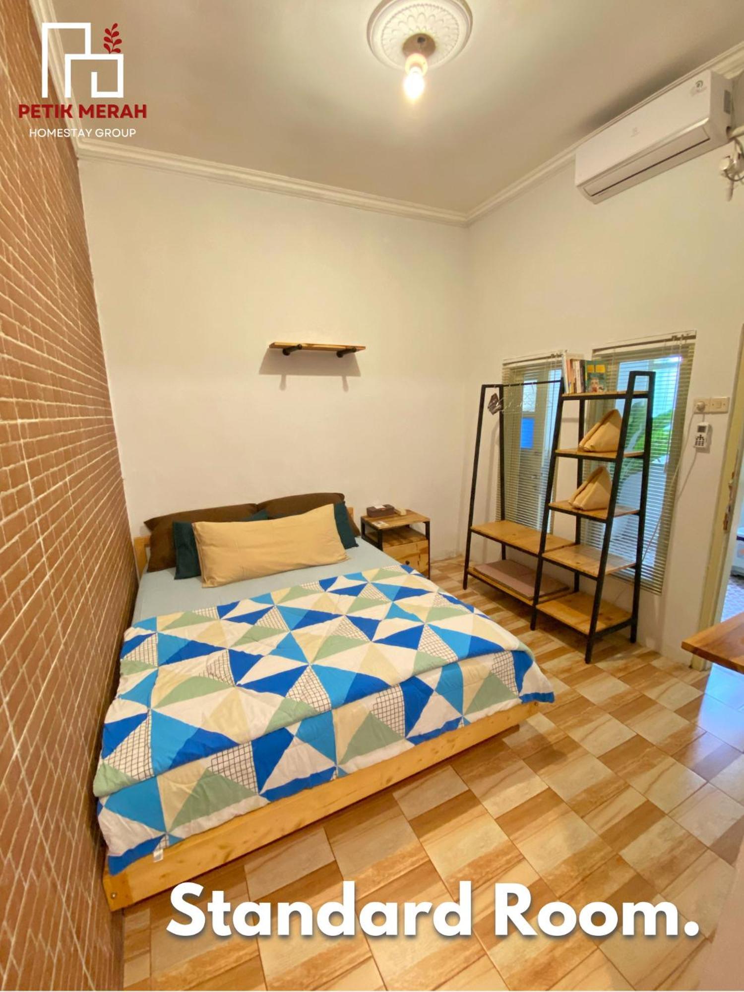 Petik Merah Homestay Pakualaman Exterior photo