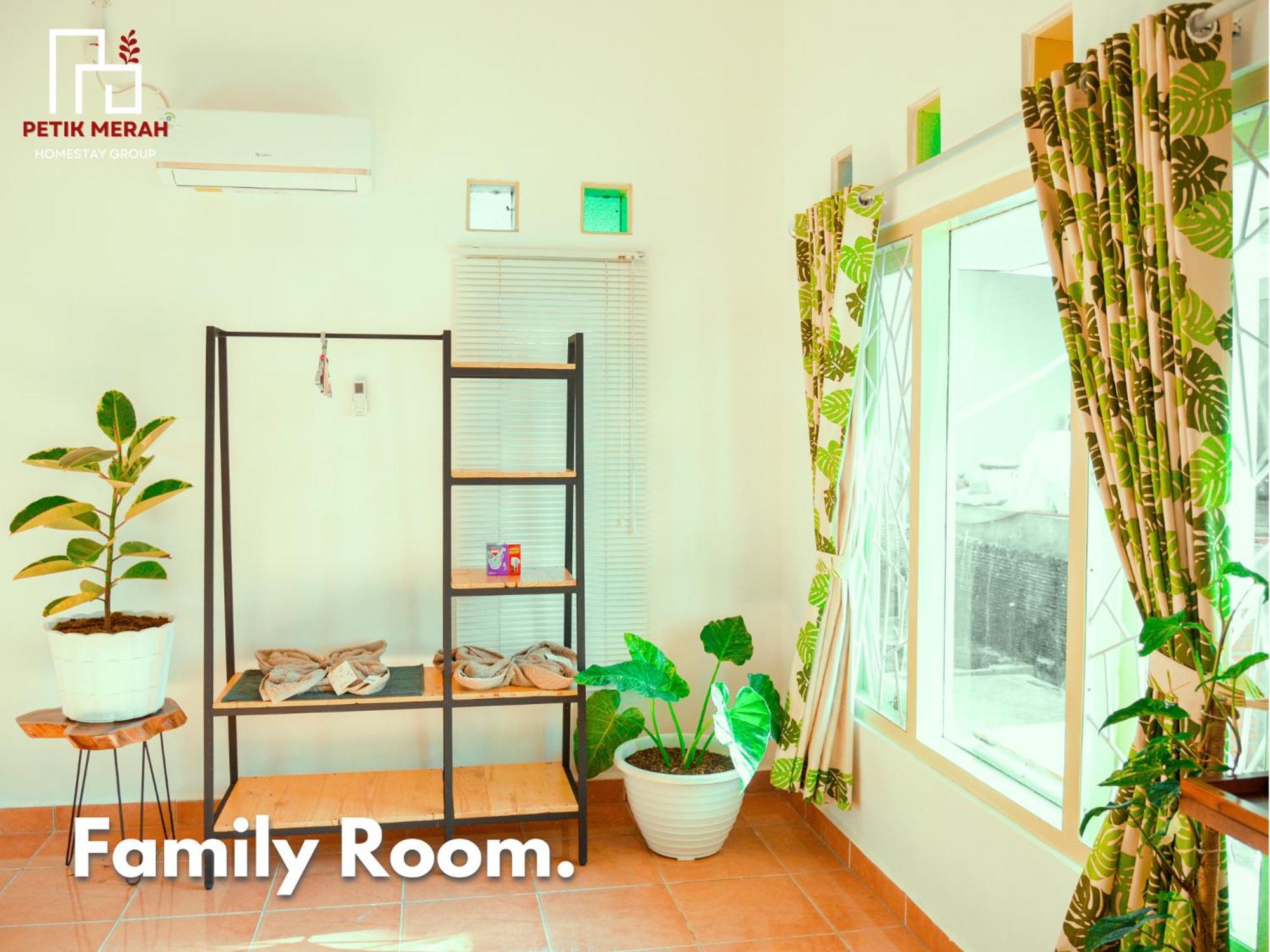 Petik Merah Homestay Pakualaman Exterior photo